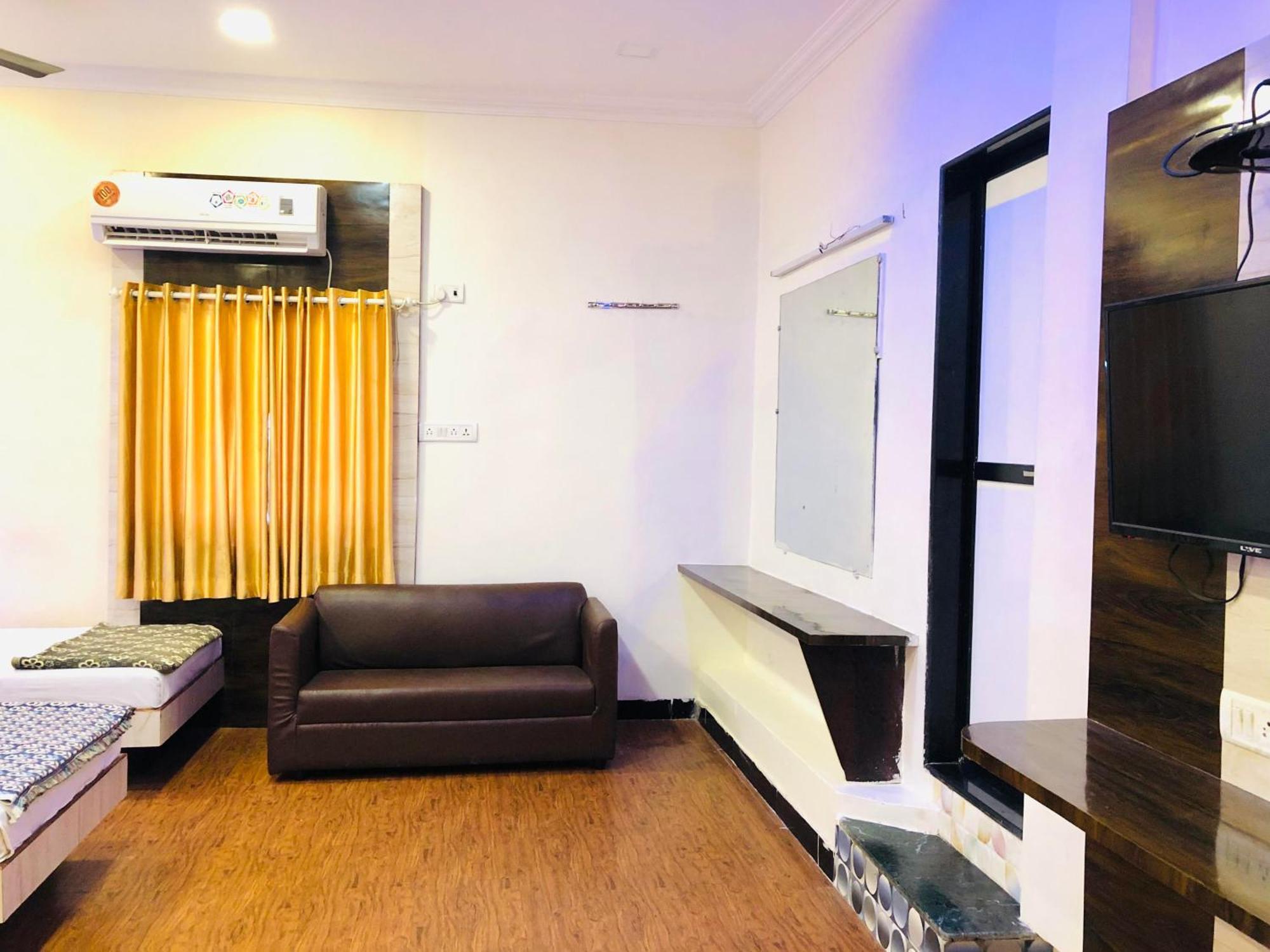 Hotel Volga 2, Mumbai